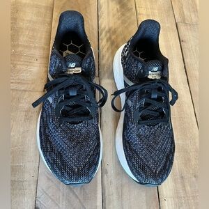New Balance Fresh Foam V2 Running Shoes (WRISELK2) Women Size 8 Black.